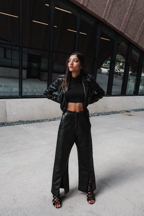 Women’s Leather Fashion Inspired by the 90s